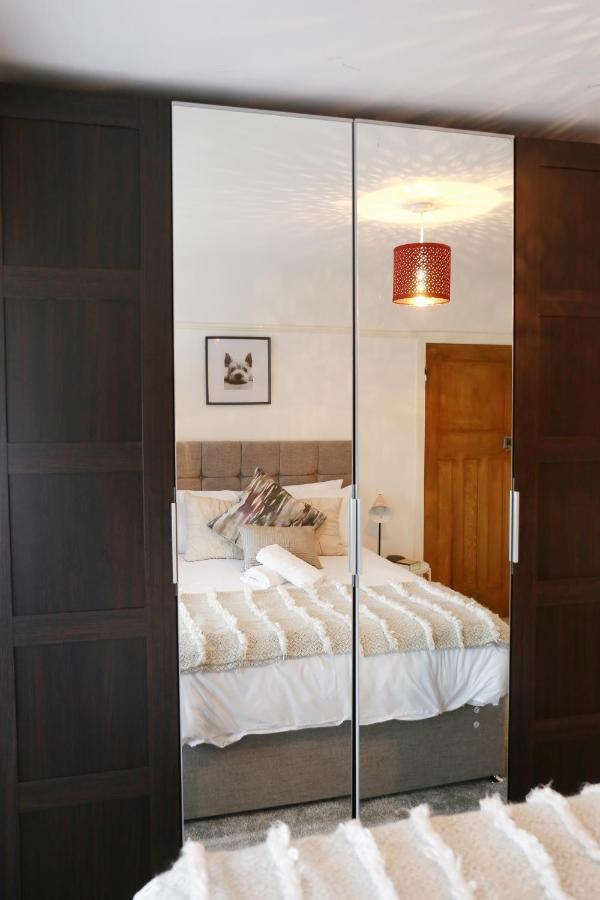 Lions Den - Zoo Accommodation Chester Exterior foto